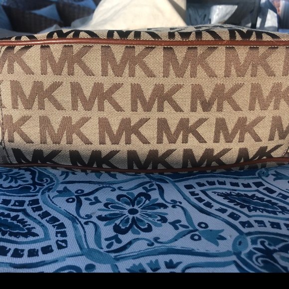 Michael Kors Charlton Canvas & Leather Tote - Picture 4 of 5